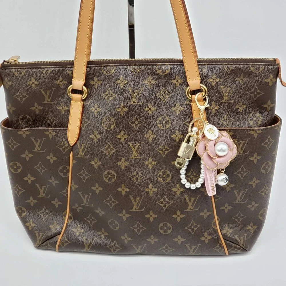 Authentic Louis Vuitton Lock & Key with unbranded Bagcharm, Keycharm, Keychain - Picture 8 of 8